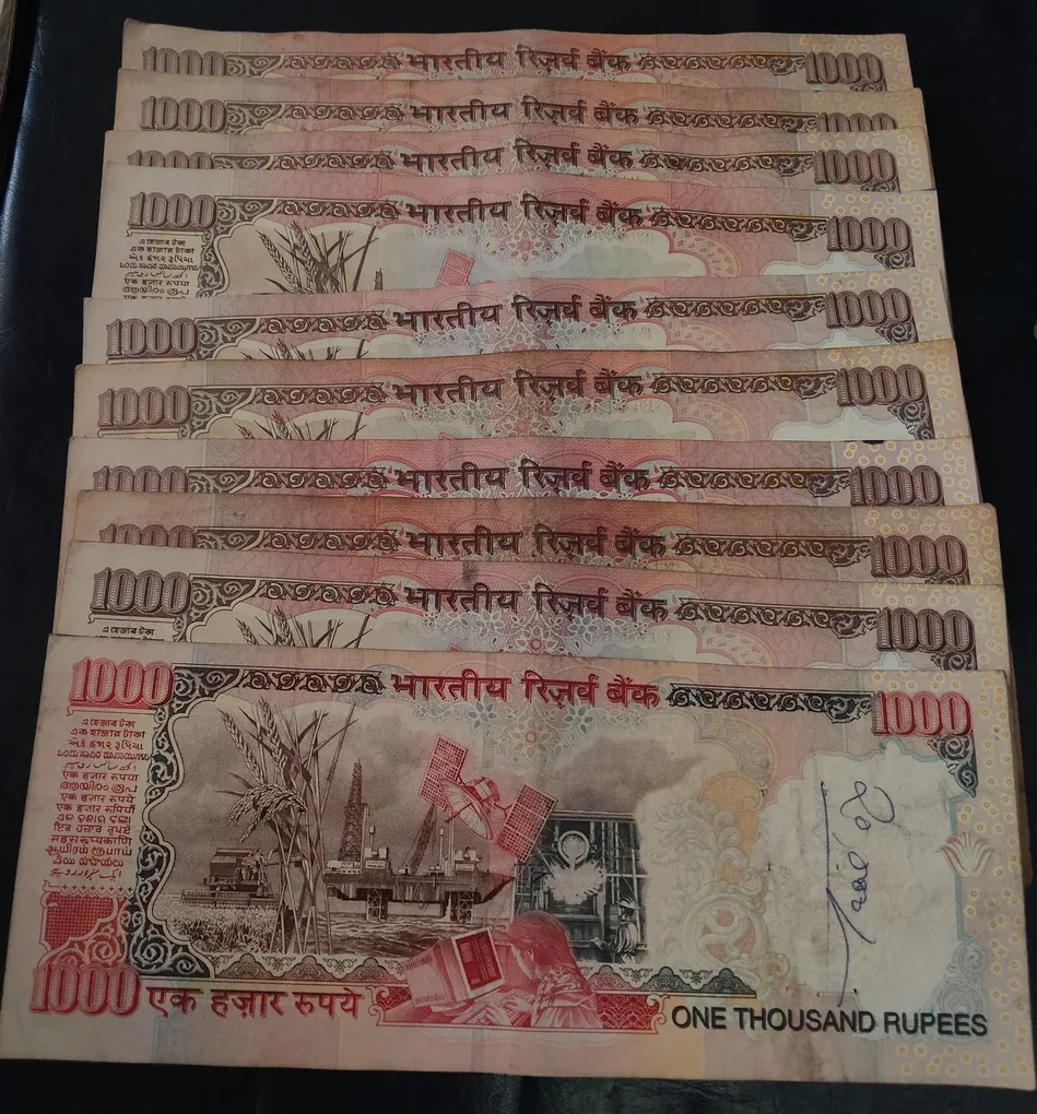 1000 rupees old gandhi note excellent condition same and similar piece are available