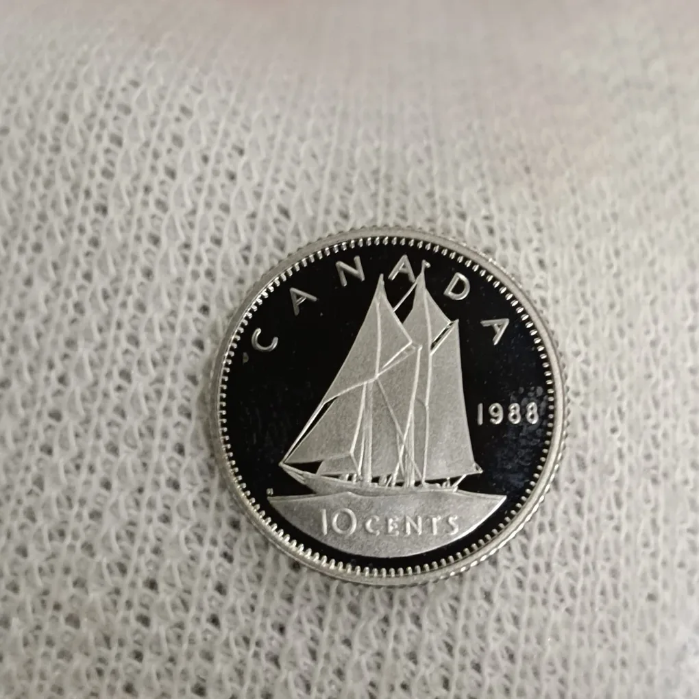 Elizabeth II DG Regina 10 Cents Proof Coin 1988 Year Royal Canadian Mint