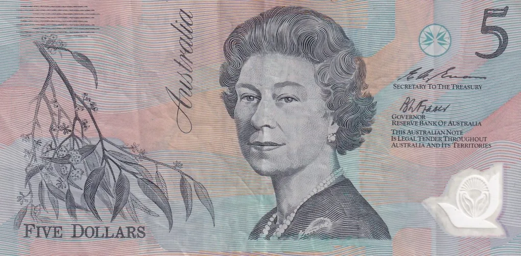 Australia 5 Dollars - Elizabeth II pale Rare Polymer﻿ Note #B2