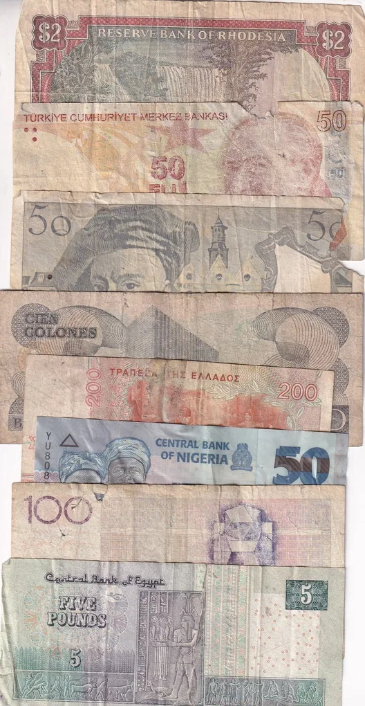 Different World Note Poor Condition (12 Pcs) Lott#*138