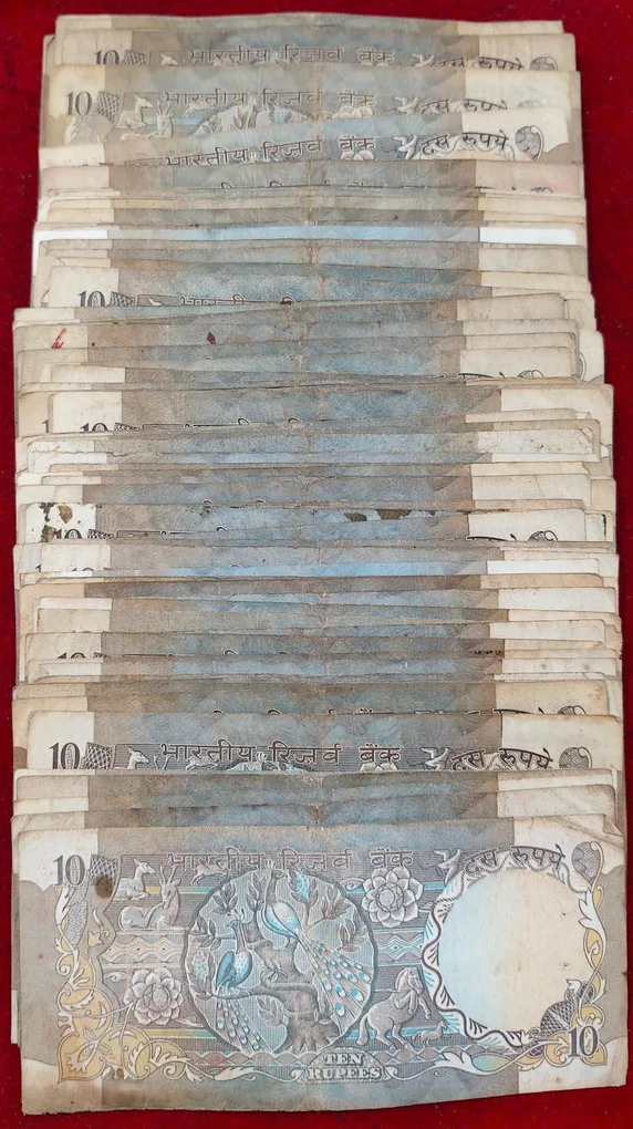 10 Rupees (Peacock) Mix Governor Used Condition (100 Pcs) Lott #*106