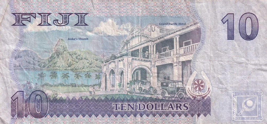Fiji 10 Dollar (Elizabeth II) Rare Note#B2