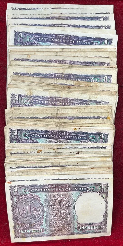 Big Size One Rupees MIX Governor MIX Date Used Condition (100 Note) LOTT #*122