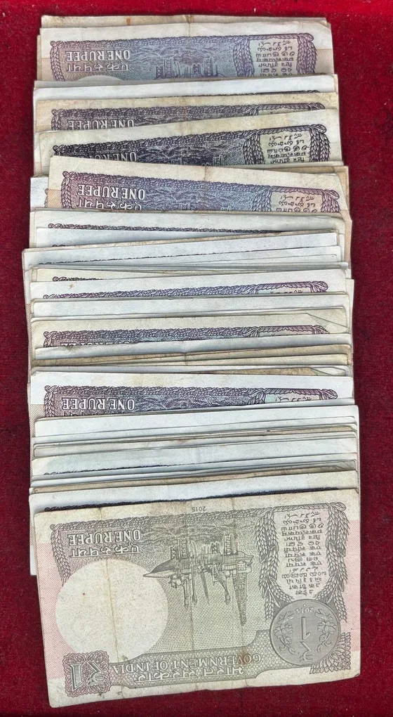 One Rupees Used Condition (100 Note) LOTT #*127