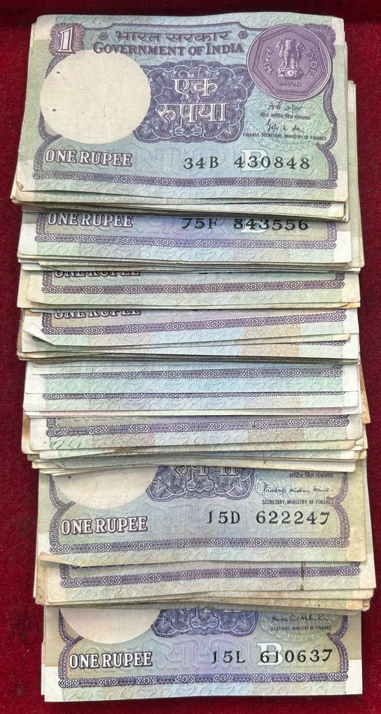 One Rupees MIX Governor Used Condition (100 Note) LOTT #*128