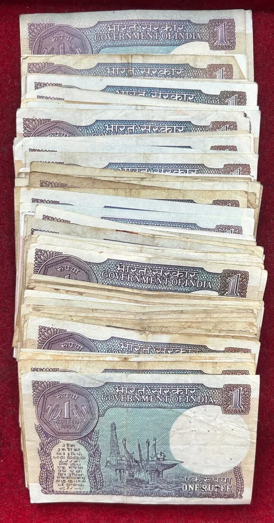 One Rupees MIX Governor Used Condition (100 Note) LOTT #*128