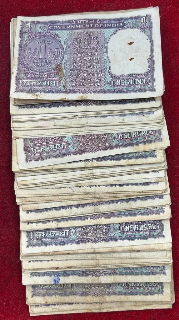 Big Size One Rupees MIX Governor MIX Date (100 Note) LOTT #*131