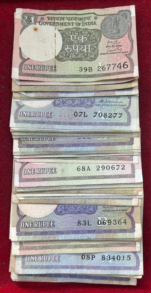 One Rupees MIX Governor Used Condition (100 Note) LOTT #*135