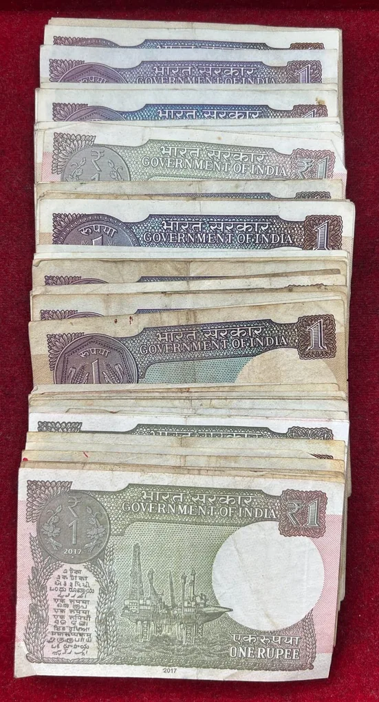 One Rupees MIX Governor Used Condition (100 Note) LOTT #*135