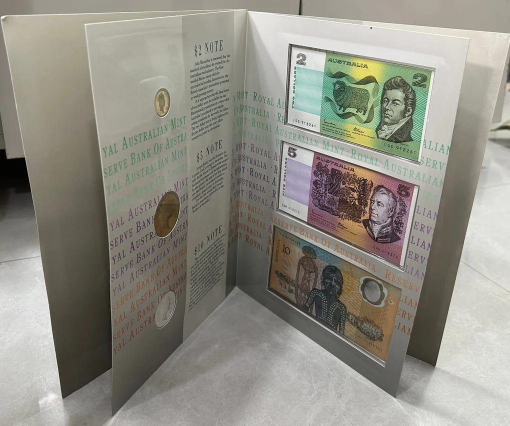 Royal Australian Mint 1988 First Combines presentation Of Bicentennial Coin & Note Collection - Rare (3 Coin+ 3 Note) Included 1 Coin Silver + 1 Note Polymer with Folder and Certificate