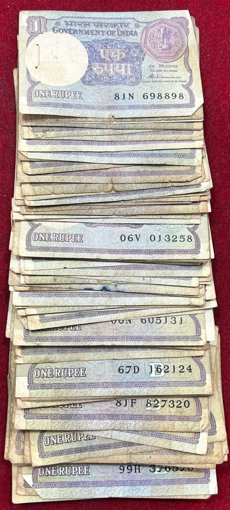 One Rupees Mix Governor (100 Note) Lott # *145