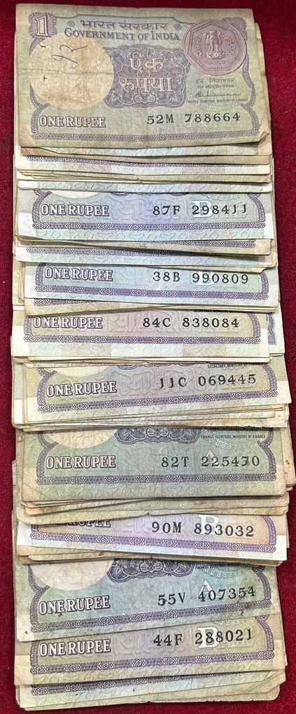 One Rupees Mix Governor (100 Note) Lott Used Condition# *146