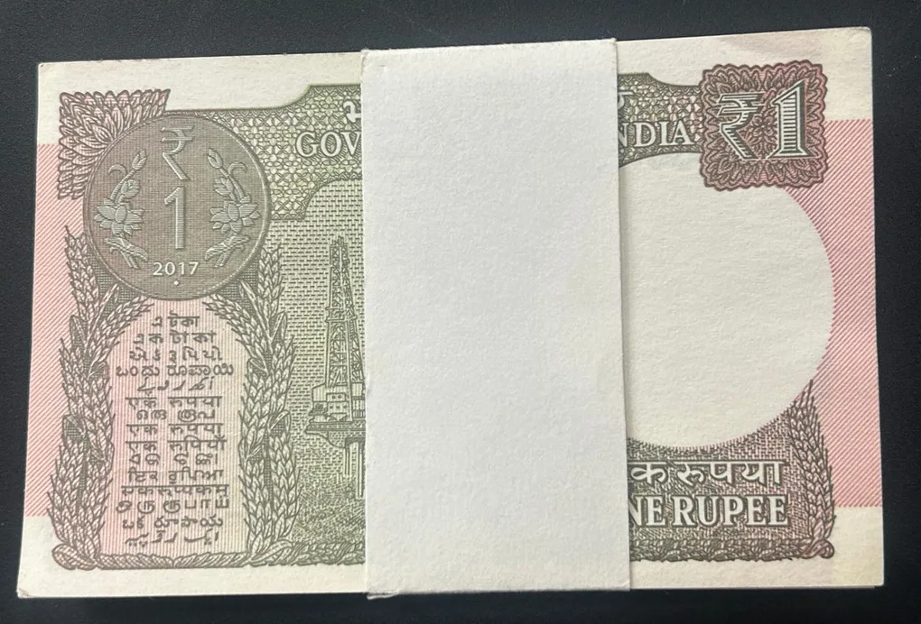 1 Rupees 2017 Governor Shaktikant DAS Rare Serial Packet with Fancy Number Ending 786