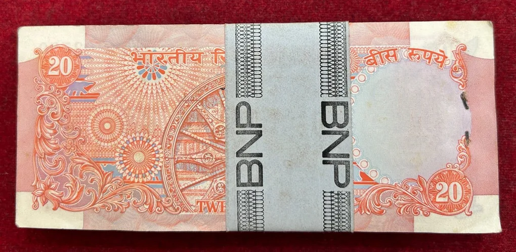 20 Rupees Old Issue Governor R.n.malhotra UNC Serial Packet