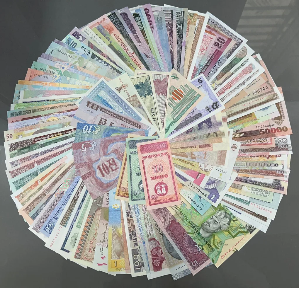 100 Different Foreign GEM UNC Note😍 with Album