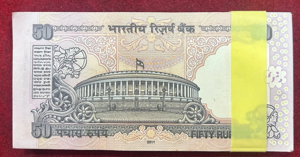 50 Rupees Parliament Old Issue Rare Governor D.Subbarao Rare Serail With ( Fancy Number 384384 + 786 * Star Note )