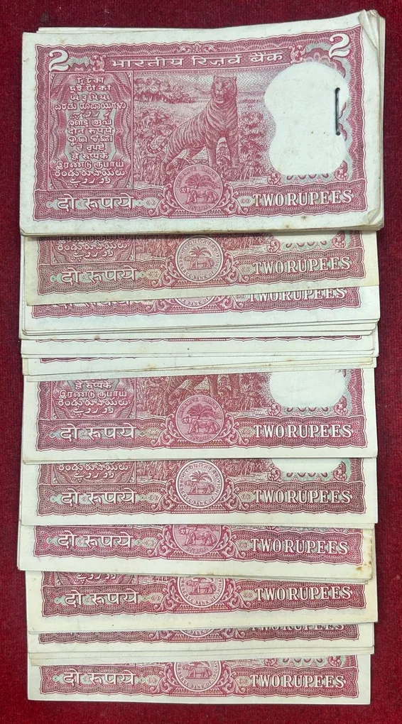 2 Rupees Tiger Rare UNC (100 Note LOTT)#103