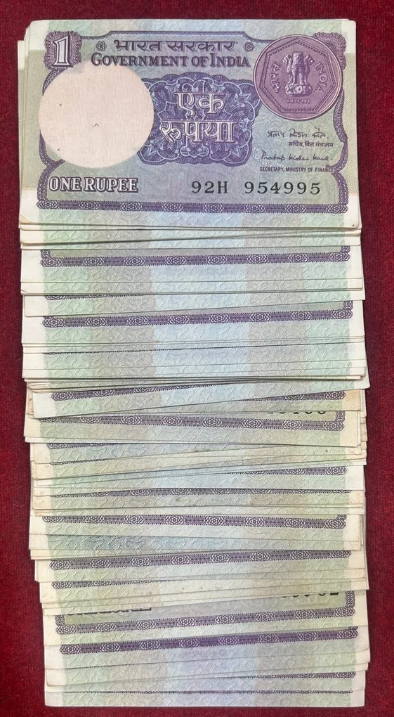 1 Rupee MIX Governor Rare UNC (100 Note LOTT)#106