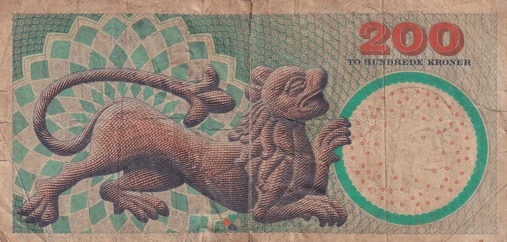Denmark 200 Kroner Famous Men and Women. Type 2; enhanced security features Rare ( low condition) Note #B2