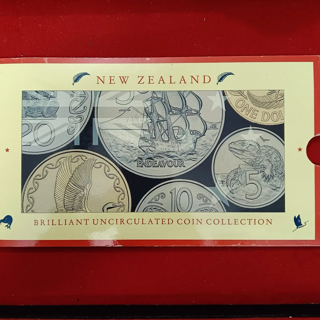 Ex Rare Proof Coin New Zealand Captain Cook's Endeavour Brilliant Uncirculated Coin Set Year 1990 Issue By Royal New zealand Mint