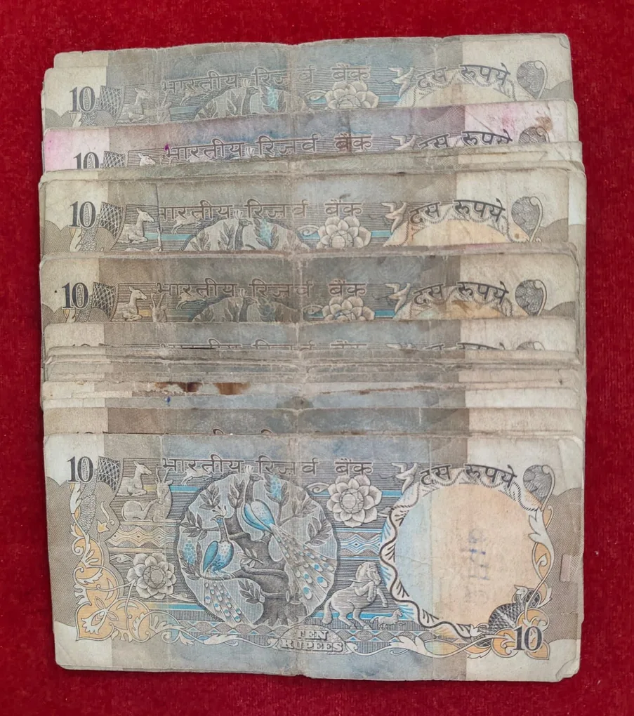 47 Note Low Condition 10 Rupees Peacock (47 Note LOTT) #110