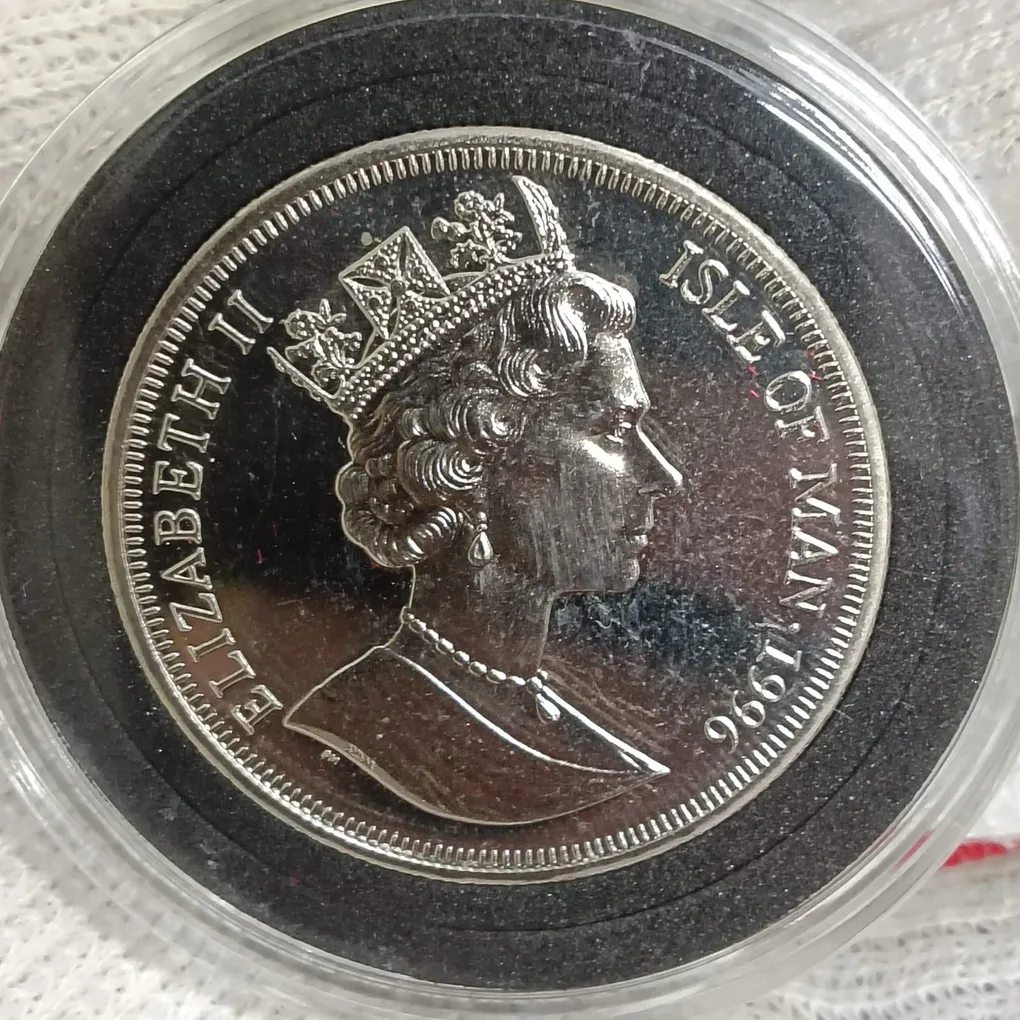 Rare Queen Elizabeth One Crown Proof Coin 70 Th Birthday Of Queen Elizabeth "Iske of Man" 1996 Year Proof Coin