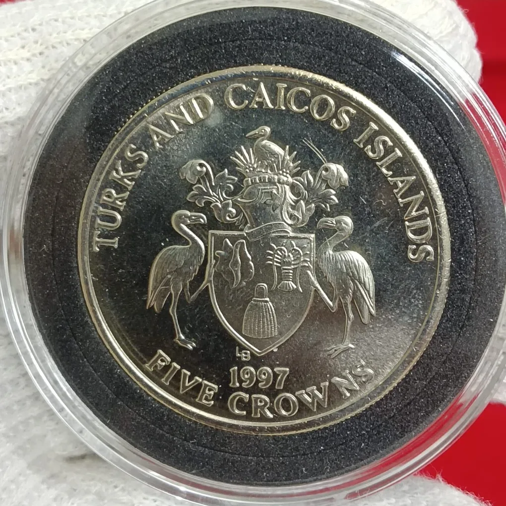 Queen Elizabeth Five Crowns Proof Coin 1997 Year Turks And Caicos Islands