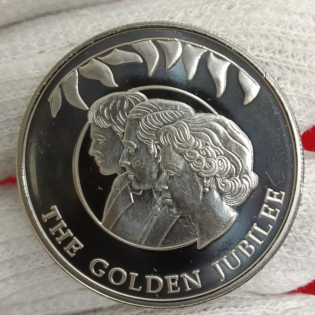Extremely Rare Queen Elizabeth 50 Pence Proof Coin The Golden Jubilee Year 2002 Falkland Islands