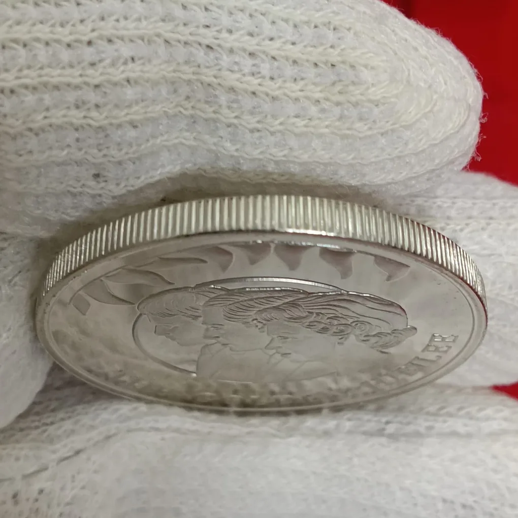 Extremely Rare Queen Elizabeth 50 Pence Proof Coin The Golden Jubilee Year 2002 Falkland Islands
