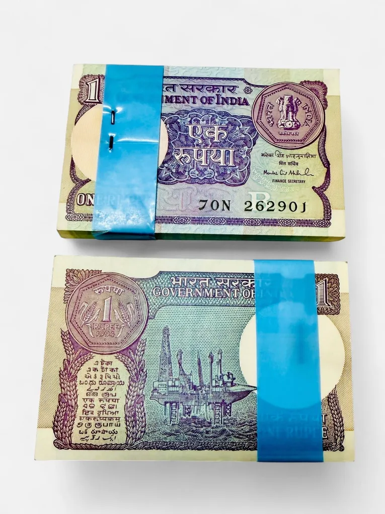 A 59 Re 1 India Banknote Serial Bundle Plain Inset Signed By Montek Singh Alluwalia Issue Unique and Rare