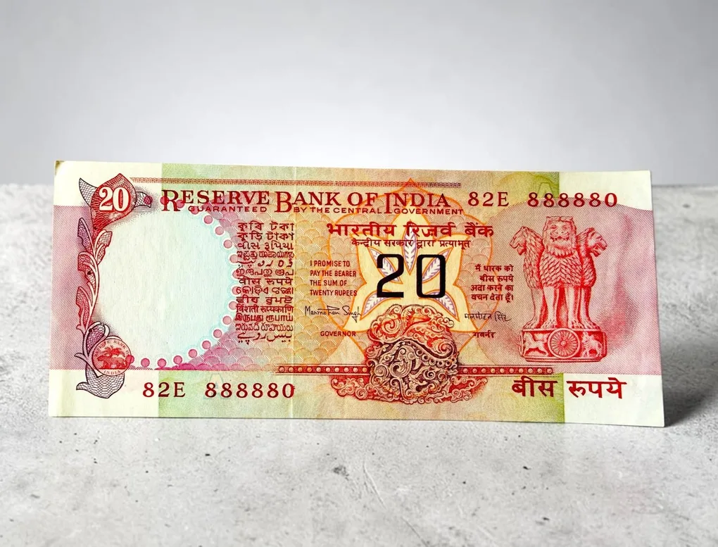 Rs 20 Chakra Issue Signed By Manmohan Singh 888880 Unc Unique and Rare