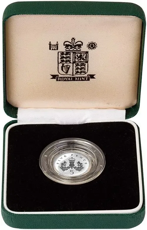 1990 UK Coin 5 Pence ( Silver Proof 6.50 grams ) Commemorative issue Rare Coin The Royal Mint Issue with wooden box and certificate