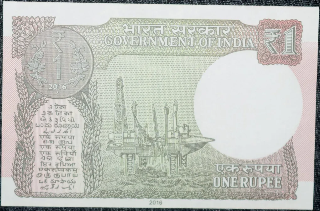 1 Rupee of Republic India (AD 2016) Ratan P. Watal Signature - Sagar Samrat - oil rig