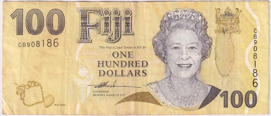 Fiji 100 Dollar Queen Elizabeth II 2007 Year Banknote Rare #1