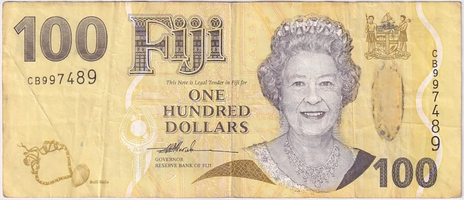 Fiji 100 Dollar Queen Elizabeth II 2007 Year Banknote Rare #2