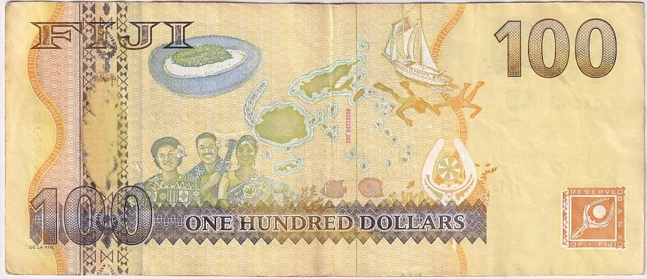 Fiji 100 Dollar Queen Elizabeth II 2007 Year Banknote Rare #3