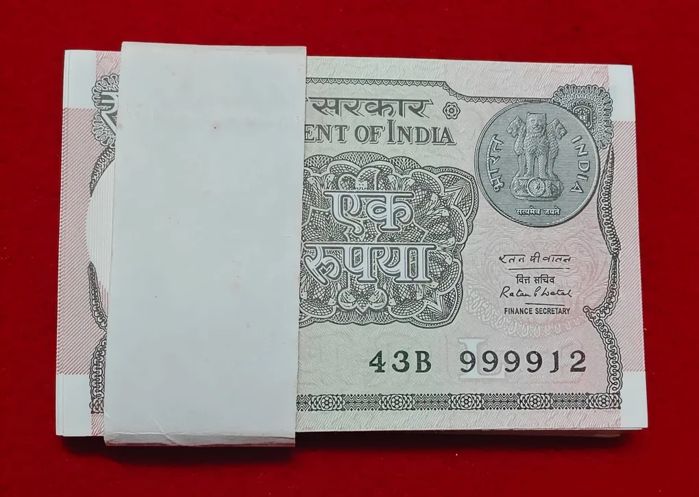 1 RUPEE PACKET 999912 - 999987 GEM UNC CONDITION