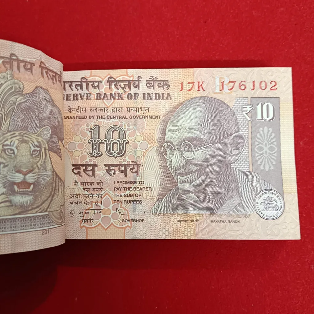 Ten Rs Rare Old Gandhi Ji Full Bundle Governor D Subbarao Year 2011 Gem Unc Condition Reserve Bank of India 176101