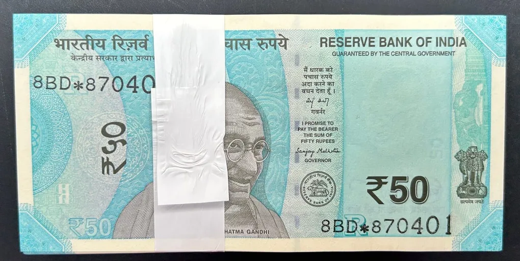 FULLY STAR * SERIAL PACKET GEM UNC 50 RUPEES GOVERNOR SANJAY MALHOTRA