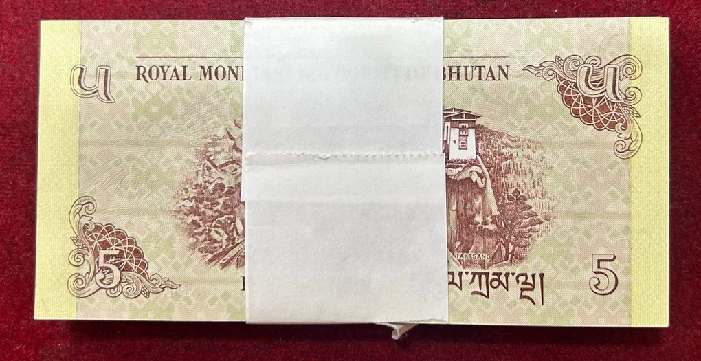 BHUTAN 5 NGULTRUM RARE GEM UNC SERIAL PACKET