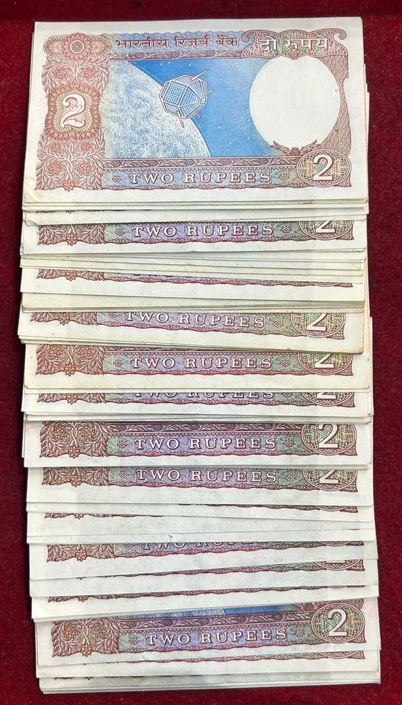 2 RUPEES SATELLITE MIX GOVERNOR UNC (100 NOTE)#B-4