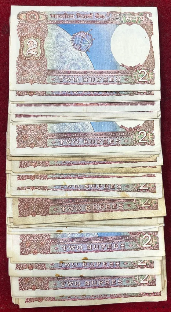 2 RUPEES SATELLITE MIX GOVERNOR USED CONDITION (100 NOTE)#B-6