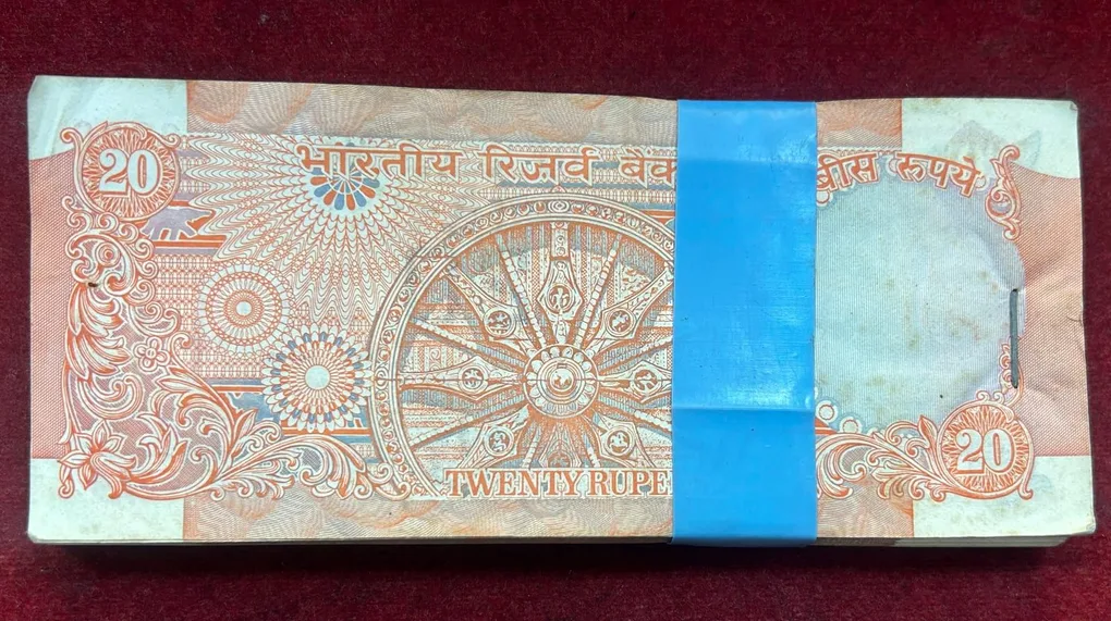 20 RUPEES OLD ISSUE GOVERNOR BIMAL JALAN RARE (100 NOTE) SERIAL PACKET
