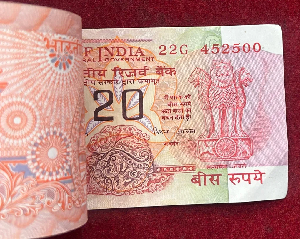 20 RUPEES OLD ISSUE GOVERNOR BIMAL JALAN RARE (100 NOTE) SERIAL PACKET
