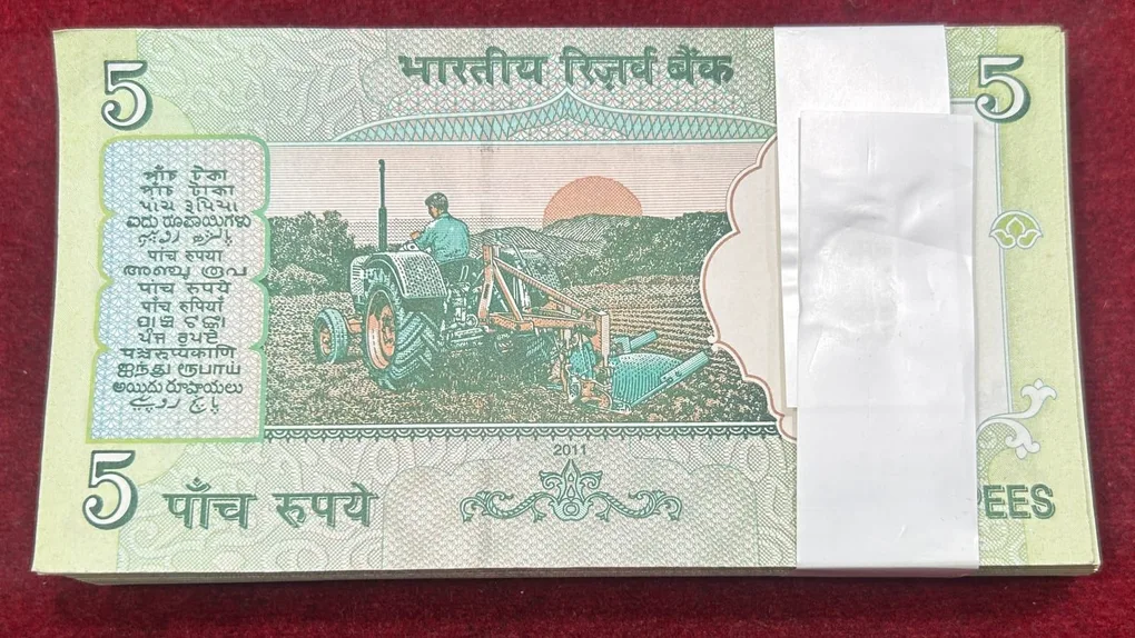 5 RUPEES (GANDHI) GOVERNOR D.SUBBA RAO RARE (100 NOTE) SERIAL PACKET
