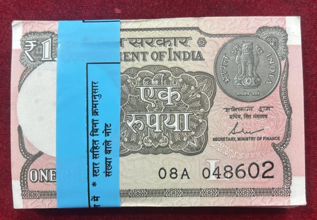 One Rupees 2017 Governor Shaktikanta Das Serial Packet (Last Note Star)