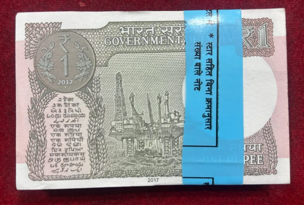One Rupees 2017 Governor Shaktikanta Das Serial Packet (Last Note Star)