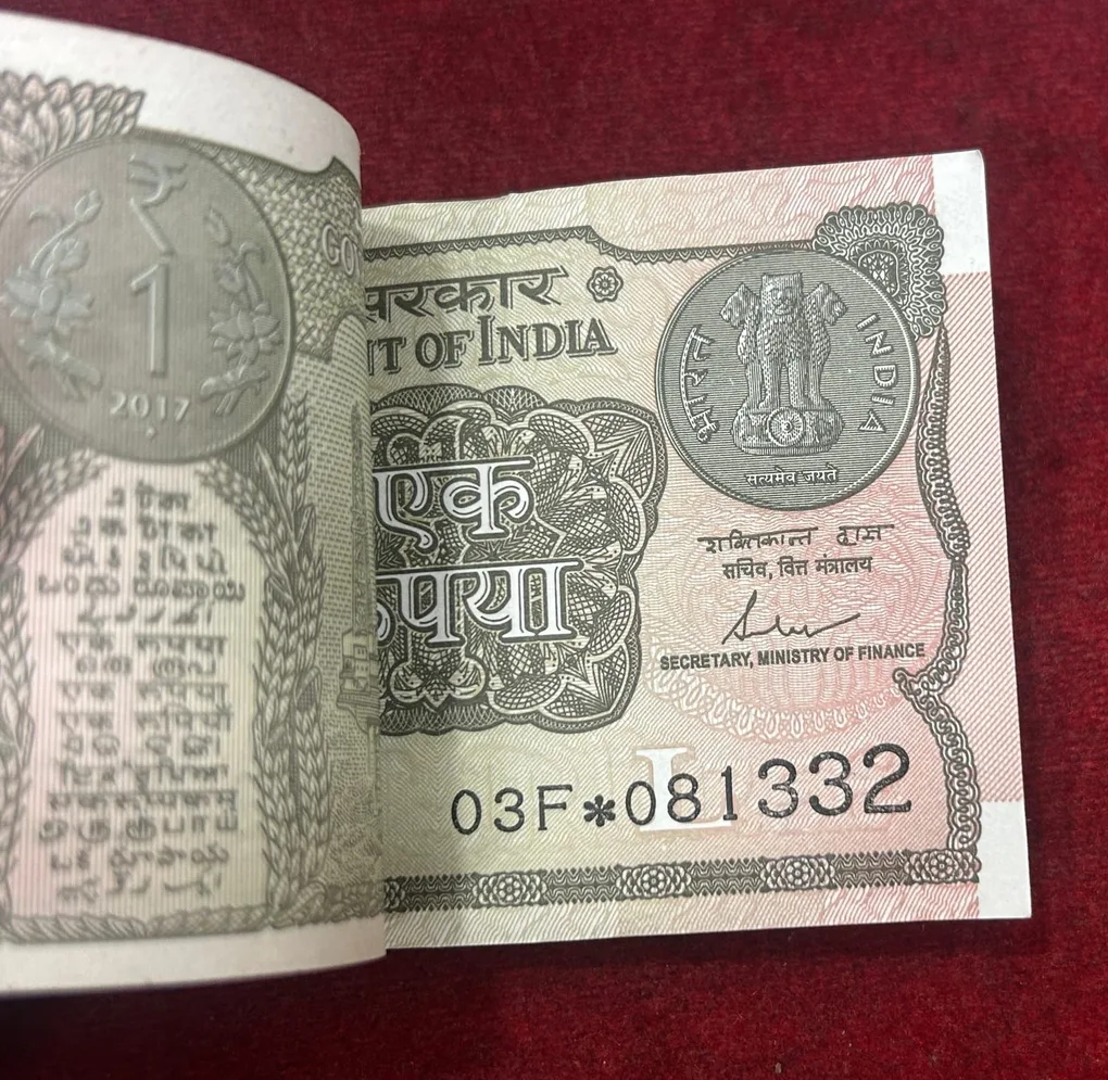 One Rupees 2017 Governor Shaktikanta Das Serial Packet (Last Note Star)