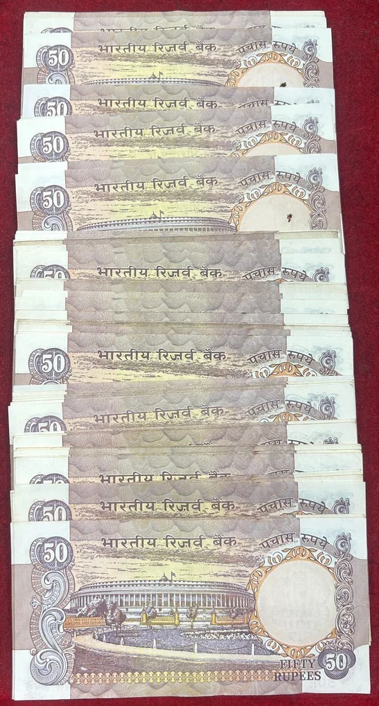 50 Rupees (Old Issue) Mix Governor Rare (100 Note) Packet #1