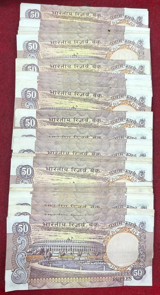 50 Rupees (Old Issue) Mix Governor Rare (100 Note) Packet #5